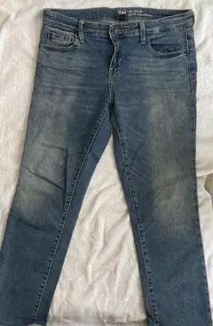 GAP ガールフレンド　ダメージジーンズ