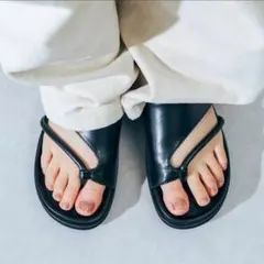 ブラック サンダル シンプル モダン おしゃれ トングサンダル 韓国 大きめ Sのサムネイル