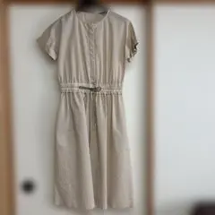 Kiton ベージュ 半袖 ひざ丈ワンピース Kiton ベージュ 半袖 ひざ丈ワンピース - メルカリ