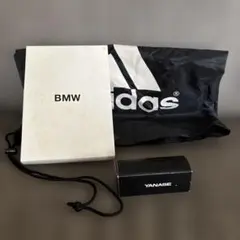 BMW書類入れ、YANASE ドライバー、アディダスの3点セットのサムネイル