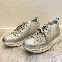 革スニーカー スニーカー