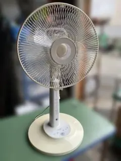 HORIE　壁掛け扇風機　中古品 HORIE 壁掛け扇風機 中古品 - メルカリ