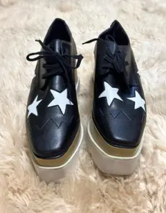 STELLA McCARTNEY 厚底カジュアルシューズ 星型装飾 黒/白