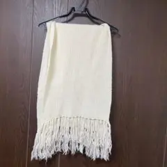 OLIV アイボリー ニットマフラー フリンジ付きのサムネイル