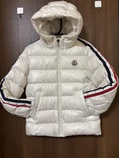 美品❗️最終値下げ！モンクレール　ホワイトダウンジャケット フード140 10A