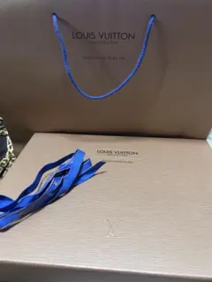LOUIS VUITTON ブラウンボックス・青リボン・紙袋三点セット