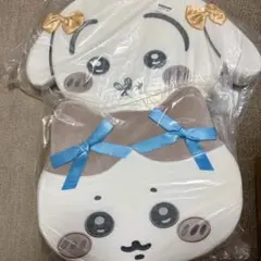 ハチワレ　うさぎ　低反発クッション　リボン　ちいかわのサムネイル