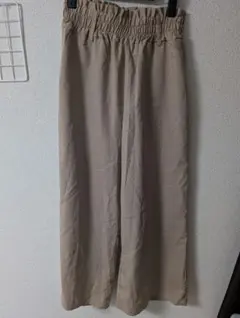 ベージュ ゴムウエスト カジュアルパンツ