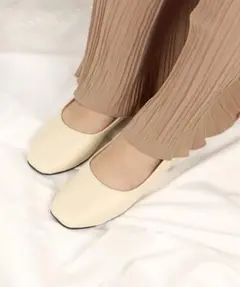 新品未使用 22.5cm フラットシューズ バレエシューズ アイボリー