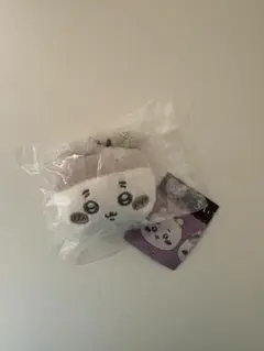 ちいかわ　古本屋　マスコットミラー　リボン