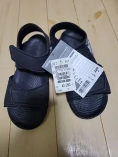 adidas ブラック サンダル ２２センチ