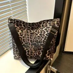 ヒョウ柄 レオパード カジュアル ボディバッグ ショルダー 大容量 ブラウン