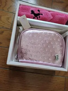 Barbie　キラキラポーチ＆刺繍ハンカチタオルセット新品未使用