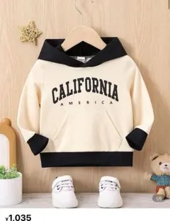 新品未使用　男の子フード付きパーカー　長袖トレーナー　90