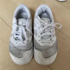 アシックス　スニーカー　22.0センチ