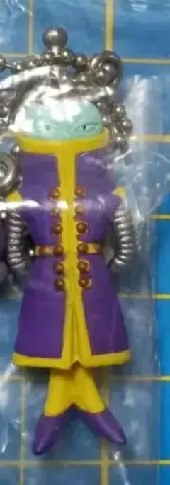 ドラゴンボールUDMキーホルダー全王　付き人　ゴールデンフリーザ