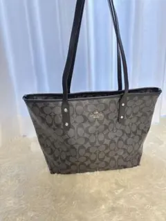 美品 コーチ トートバッグ シグネチャー ブラック PVC A4可