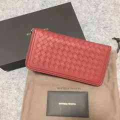 新品　ボッテガヴェネタの長財布
