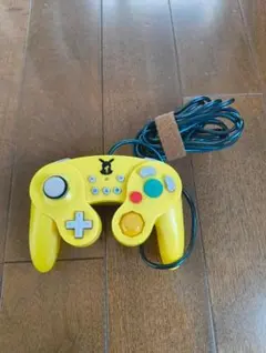 ホリ　クラシックコントローラー　ピカチュウ