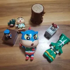 クレヨンしんちゃん　ガチャ　ハッピーセット　シリマルダシ　アクション仮面