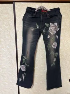 花柄刺繍 ダークブルーブーツカットデニム