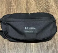 【Under Armour】ボディバッグ・ウエストポーチ ブラックのサムネイル