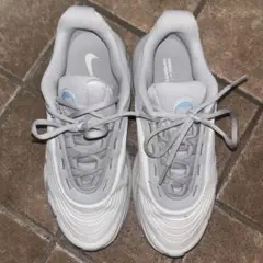 NIKE AIR MAXのサムネイル