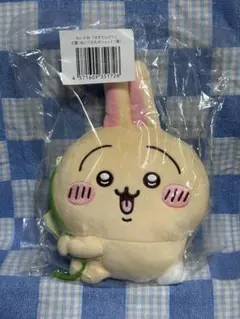 ちいかわ　うさぎだらけくじ　C賞ぬいぐるみポシェット 蔦　E賞ぬいぐるみバッジ