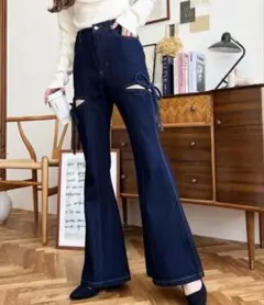 moment+ デニム＆ツイルカットアウトリボンフレアパンツ インディゴのサムネイル