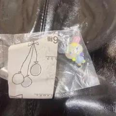 サンリオキャラクター　ゆるっとめじるしアクセサリー　ウサハナ