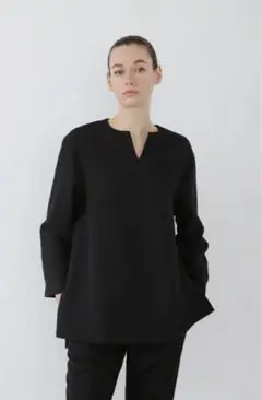 2025年最新】adore トップスの人気アイテム - メルカリ