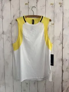 カナダ限定 Lululemon ノースリーブ トレーニングトップス L