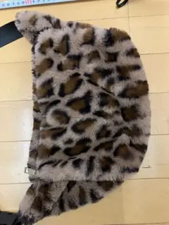ヒョウ柄ファー風ショルダーバッグ