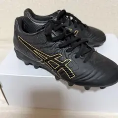 ASICS サッカーシューズ ブラック/ゴールド