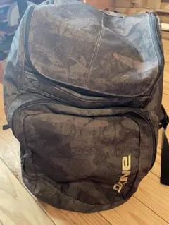 DAKINE カモフラージュ バックパック　ブーツリュックのサムネイル