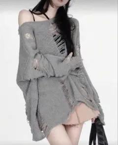 ダメージ加工オフショルダー長袖ニット