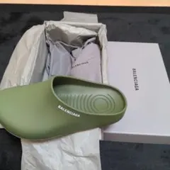 最終値下げ。【新品】Balenciagaミュール Slideのサムネイル