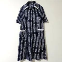 シャツワンピース ネイビー ホワイト 半袖 ボタン 花柄 チェーン ポケット