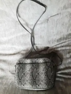 ヘビ柄ショルダーバッグ コンパクト