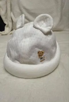 クマ耳付きホワイトベビー帽子 （日本製・0〜6ヶ月・新品未使用）