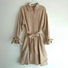 美品 GU キャンディースリーブステンカラーコート ベージュ Мサイズのサムネイル