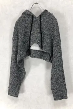 LIMI feu リミフゥ ショート丈 フーデットパーカー グレーのサムネイル