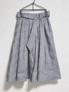 【匿名配送】美品　ティティアンドコー　タータンフレアチェックスカート　グレー