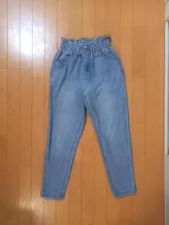 ライトブルーハイウエストデニムパンツ