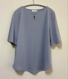 Belluna パール調ボタン付き 半袖ブラウス ブルーのサムネイル