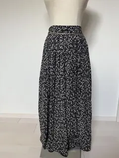 ブラック 花柄 プリーツロングスカート