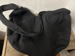 ブラックナイロンショルダーバッグ【気まぐれセール！】のサムネイル