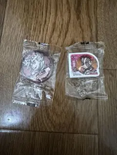 鬼滅の刃　猗窩座消しゴム　童磨　缶バッジ