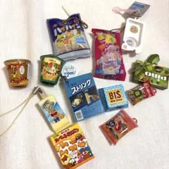 ガチャガチャ超リアル　ミニチュアお菓子チャーム　まとめ売り　ガチャポーチにも