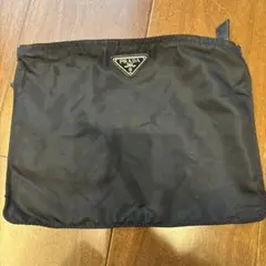 PRADA ナイロンポーチ 黒 中型